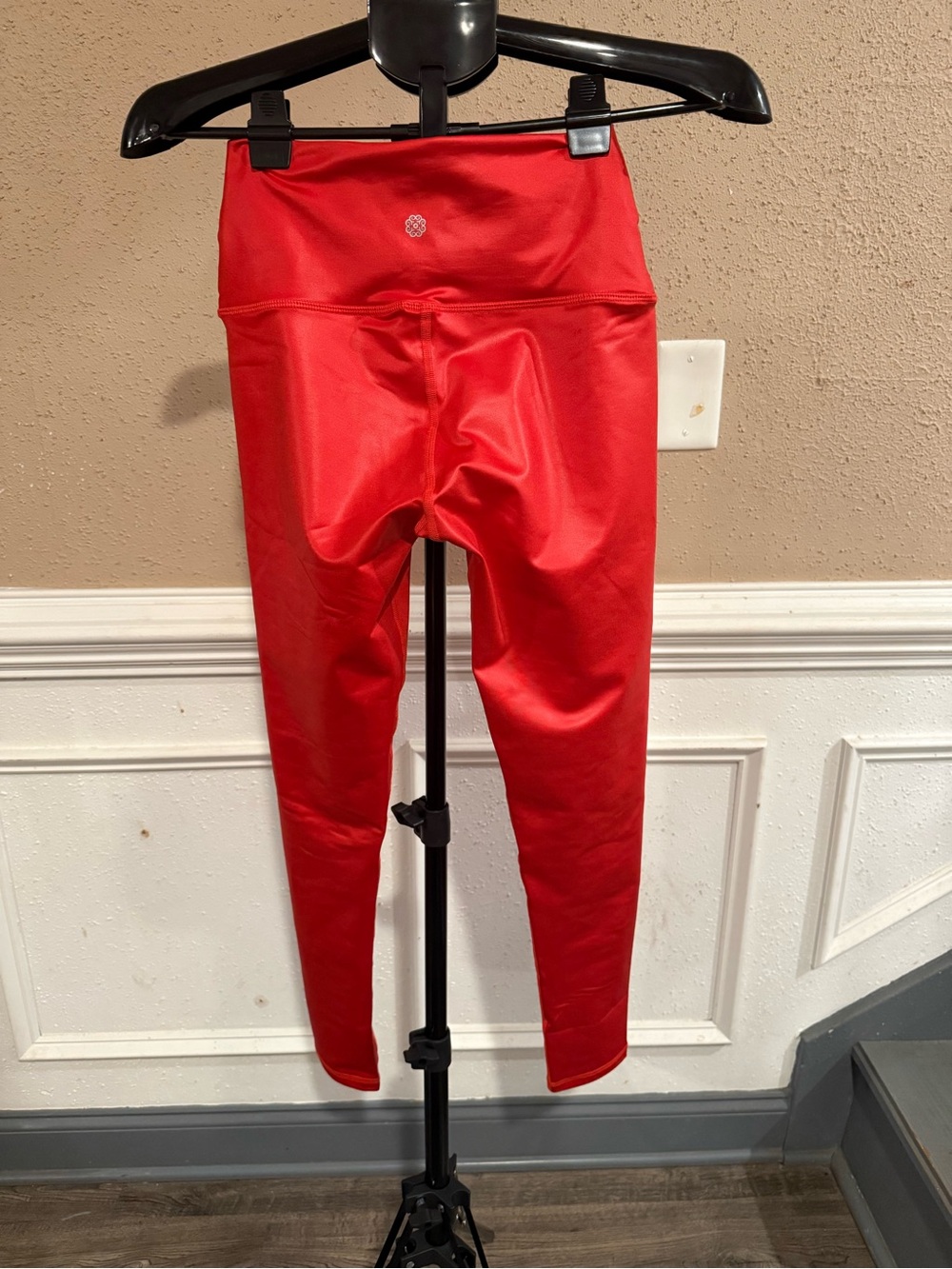 Red Colombian Butt-Lifting Leggings - Picture 2 of 7